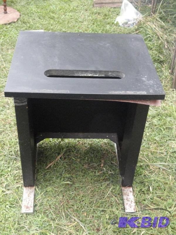 lot 393 image: Printer Stand...