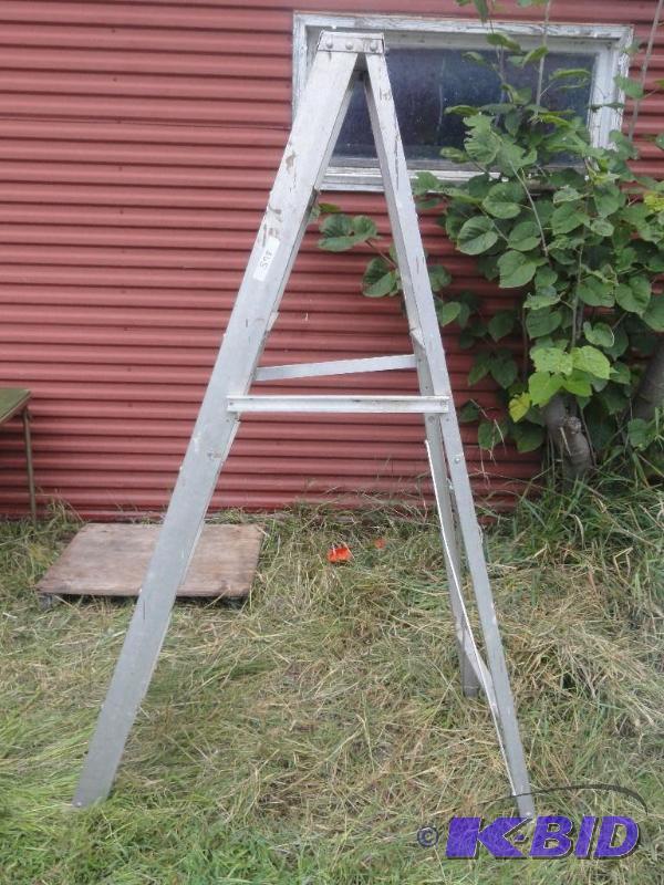 lot 398 image: Metal 5 step ladder...