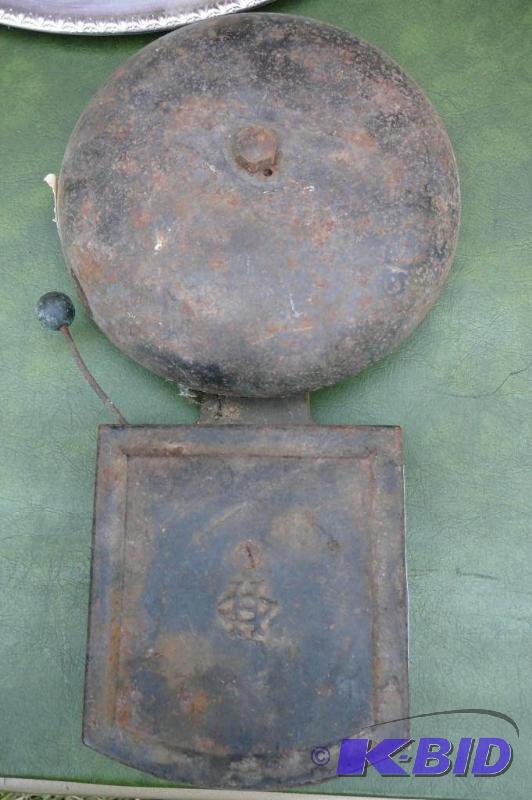 lot 401 image: Vintage bell Holtzer - Cabot electric Co Dire...