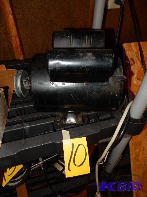lot 10 image: Gas power Motor