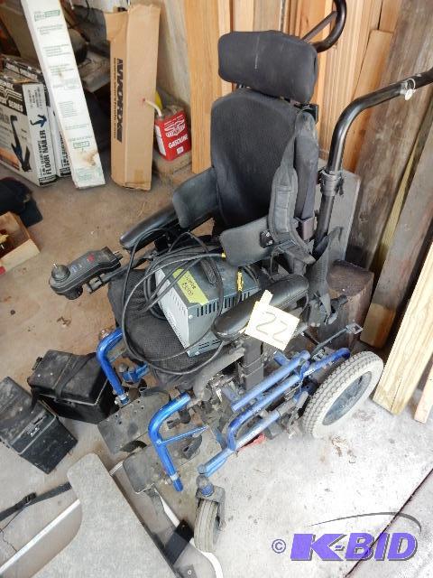 lot 22 image: INVACARE Electric Chair