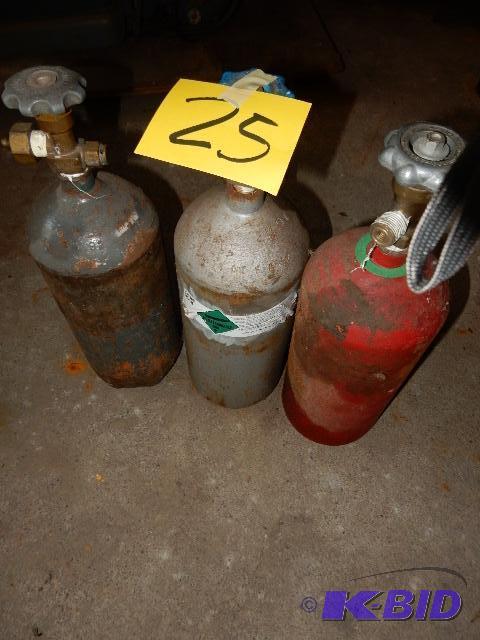 lot 25 image: 3 Carbon Dioxide Tanks