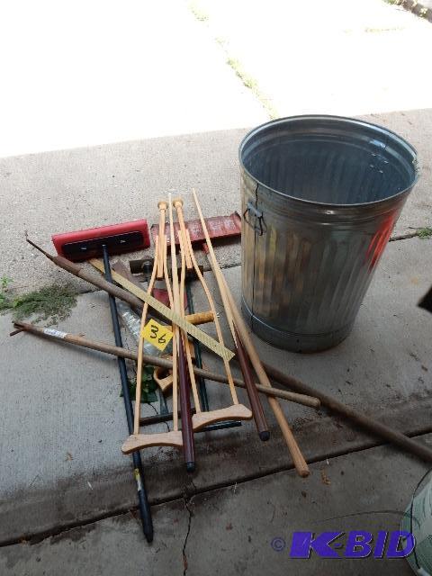 lot 36 image: Miscellaneous tools as pictured