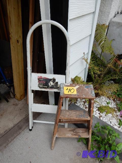 lot 40 image: 2 Stools as pictured