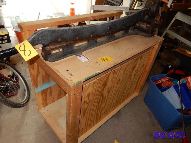 lot 41 image: Work Bench on Wheels