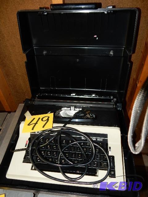 lot 49A image: Electric Typewriter