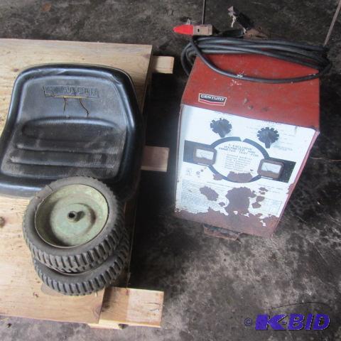 Boost Charger, Seat