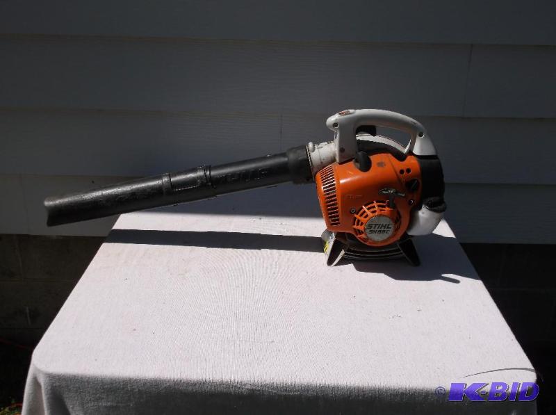 lot 136 image: STIHL SH 56 C leaf blower tested works great....