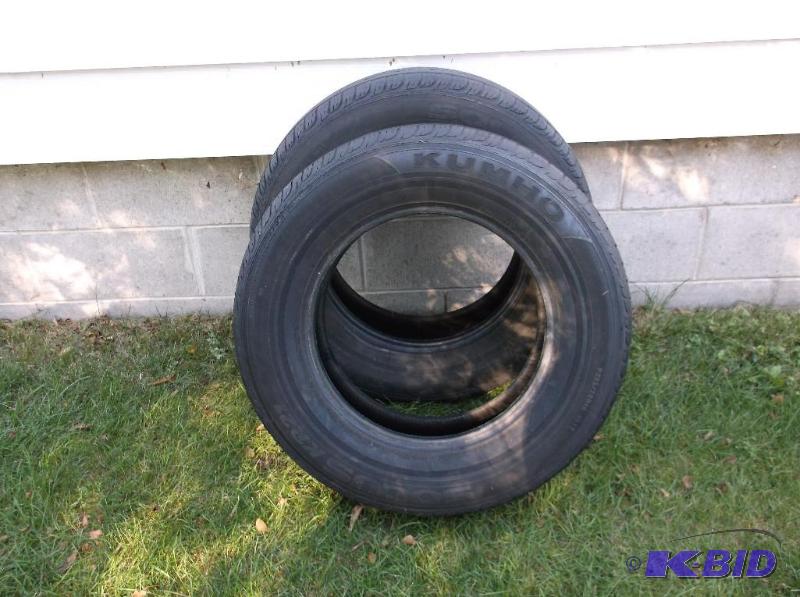 lot 143 image: 2 Solus KR 21 P 22570R16 tires have some tre...