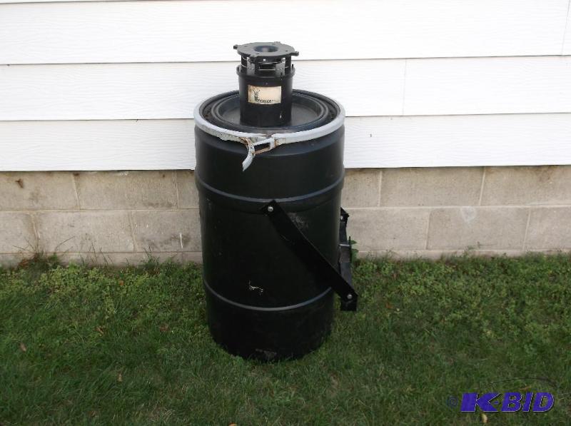 lot 151 image: American Hunter deer feeder with timer appear...