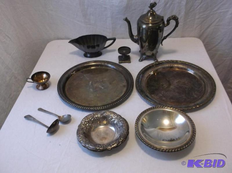 lot 27 image: Lot of silver plate dishes appear in good con...