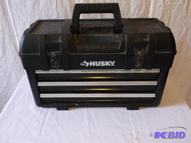 lot 78 image: Large Husky tool chest with 3 draws appears i...