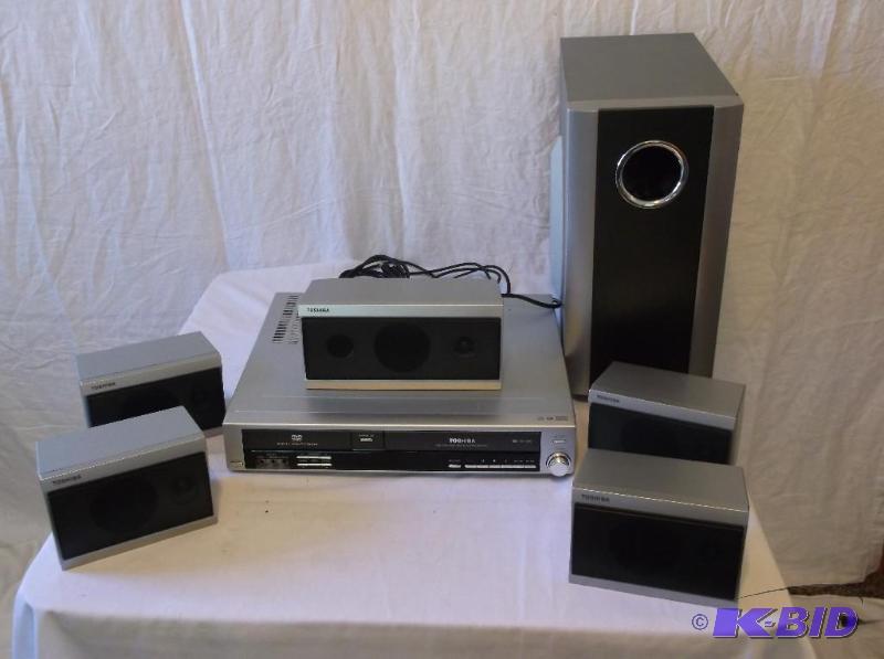 lot 89 image: Toshiba surround sound system DVD & VHS p...