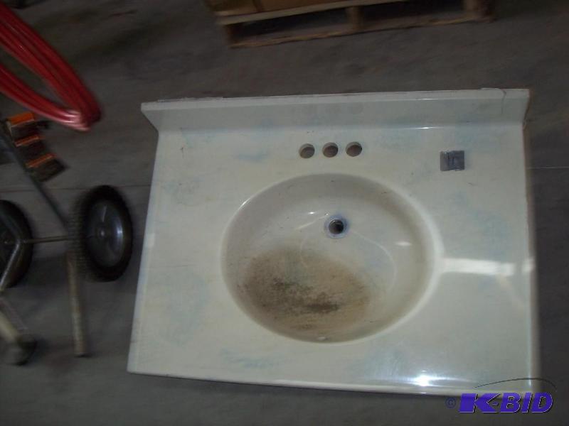 lot 11 image: Bathroom Sink
