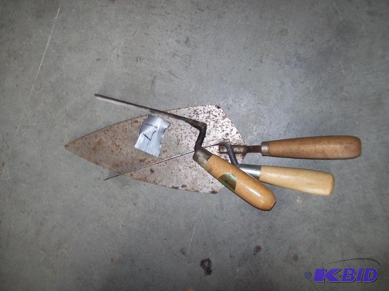 lot 17 image: Masonry Tools