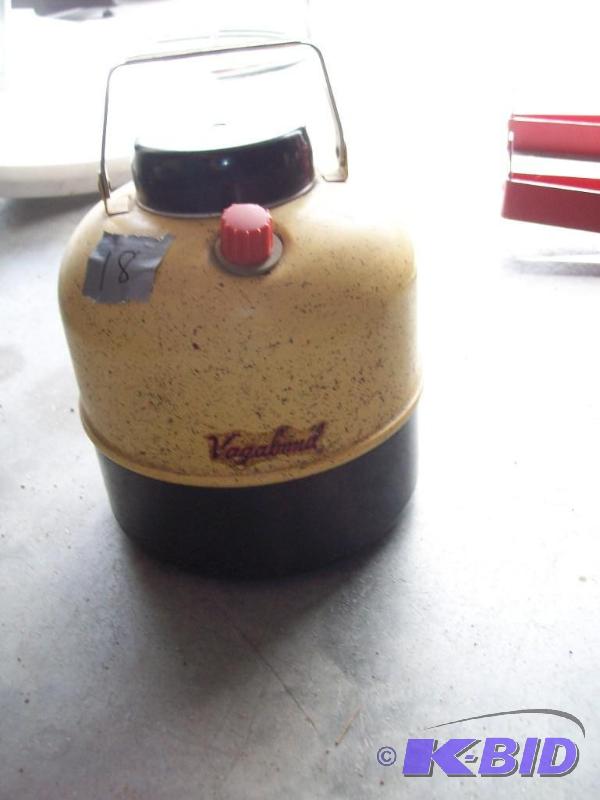 lot 18 image: Water Jug
