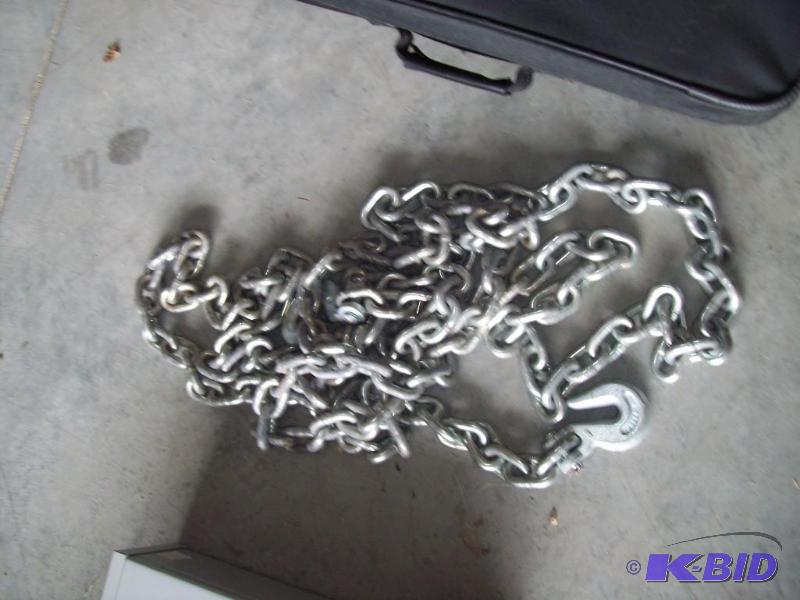 lot 52 image: Log Chain