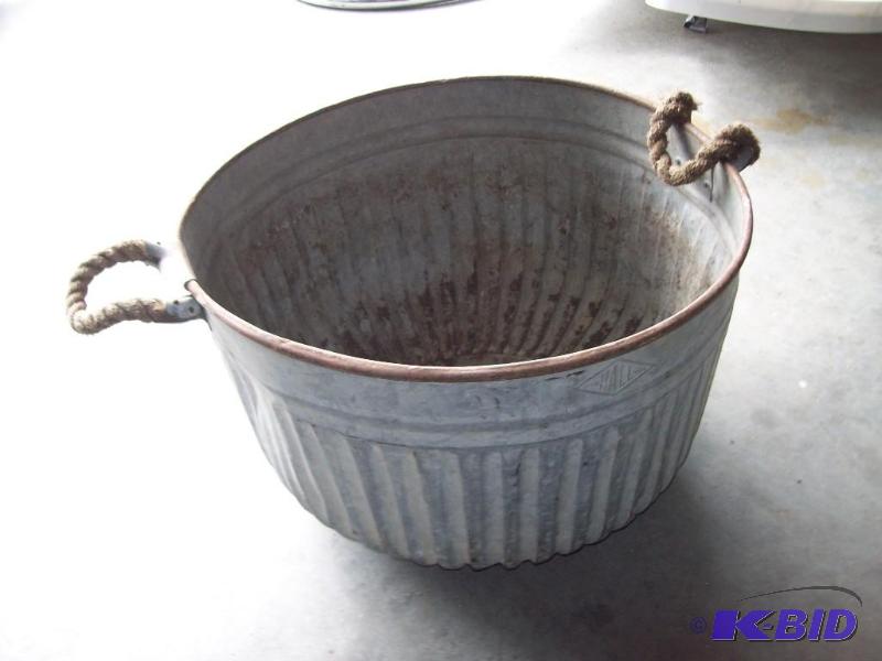 lot 8 image: Metal Bushel Basket