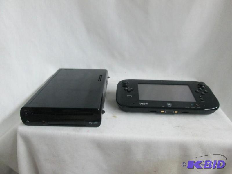 Nintendo 32GB Wii U w Mario Bros U and Luigi U