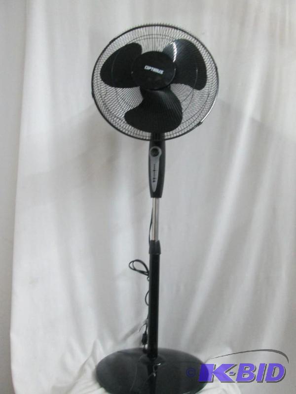 Optimus 16 Oscillating Pedestal Fan w Remote