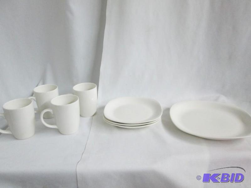 Thompson Pottery Quadro Dinnerware Set