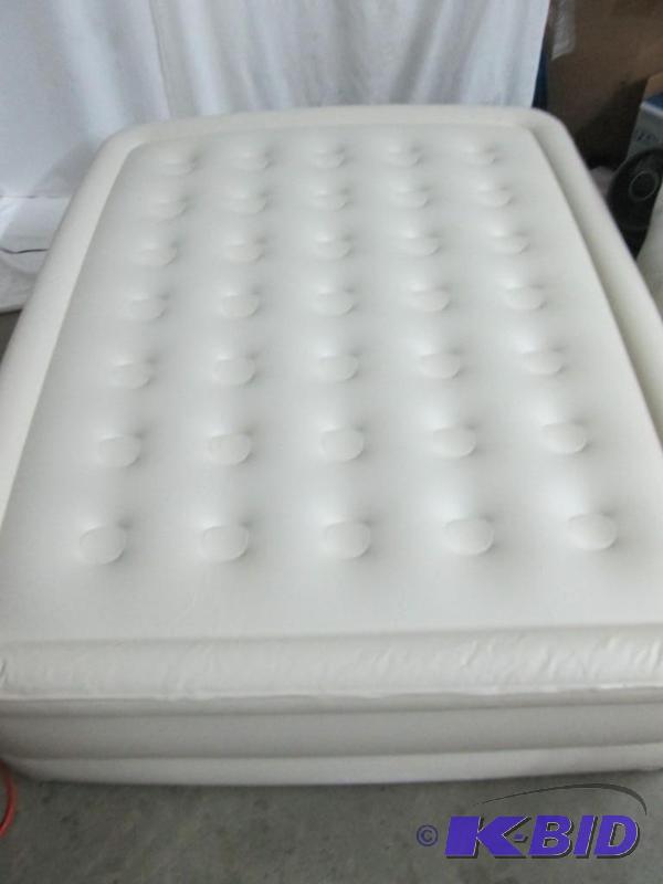 Serta Queen 19 Pillowtop Airbed w Neverflat Pump