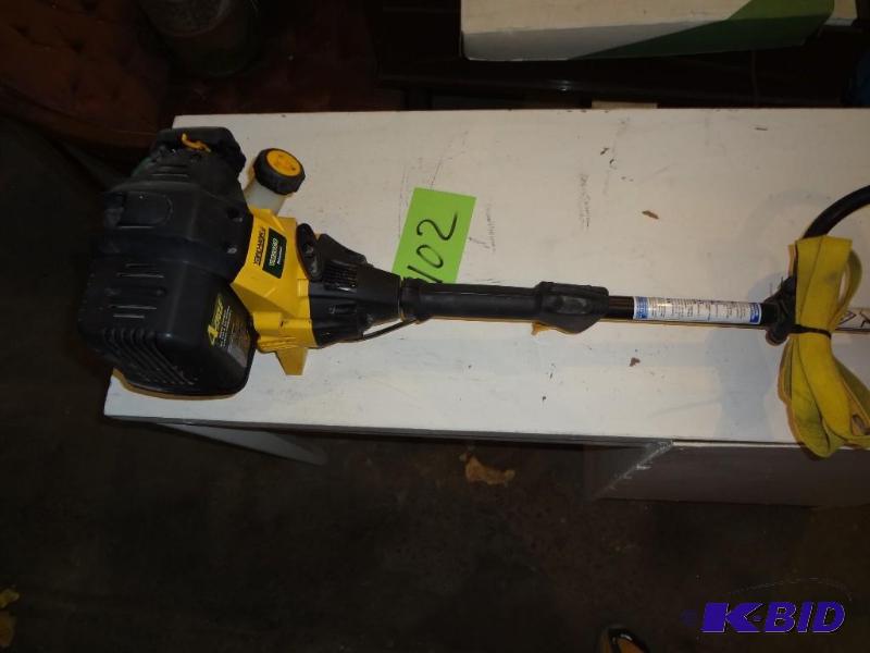 lot 102 image: Weed Whip, works well, 4 stroke...