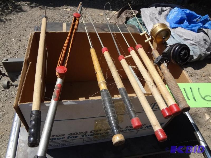 lot 116 image: Ice Fishing Stuff, Auger...