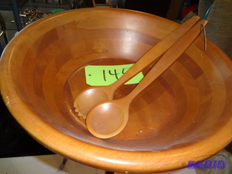 lot 145 image: Huge Wooden Salad Lazy Susan wutensils...