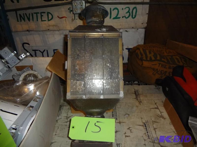 lot 15 image: Brass Entry Post Light...