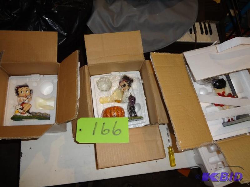 lot 166 image: Betty Boop Candle Holders, Cute...