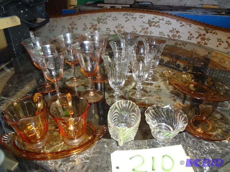 lot 210 image: Very Nice Glass...