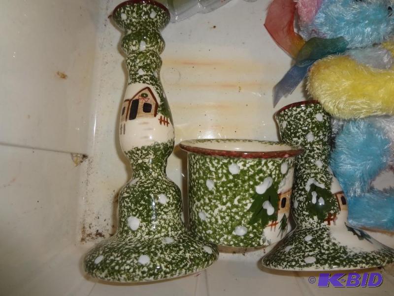 lot 237 image: Collectables...