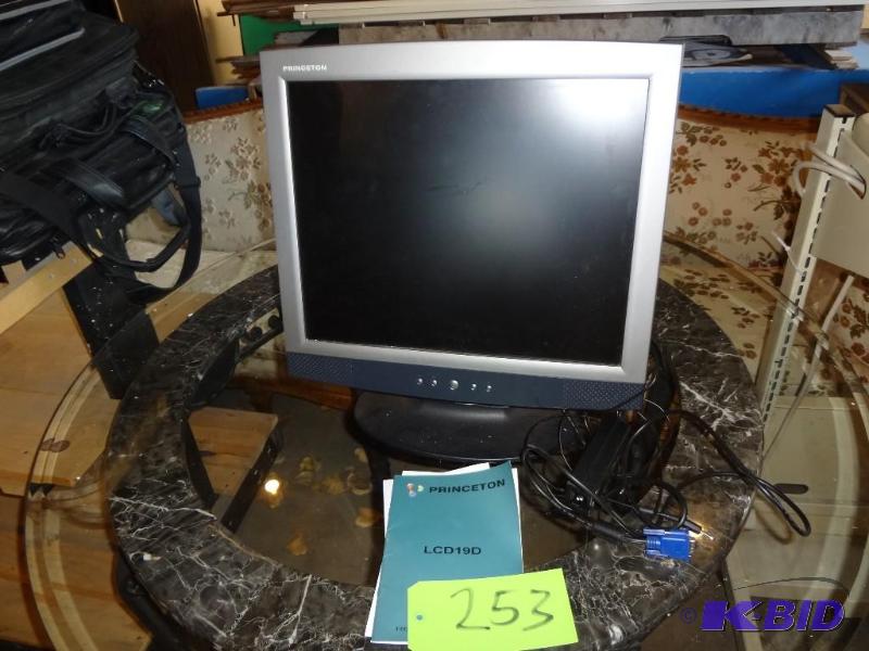 lot 253 image: Monitor, Princeton LCD 19D...