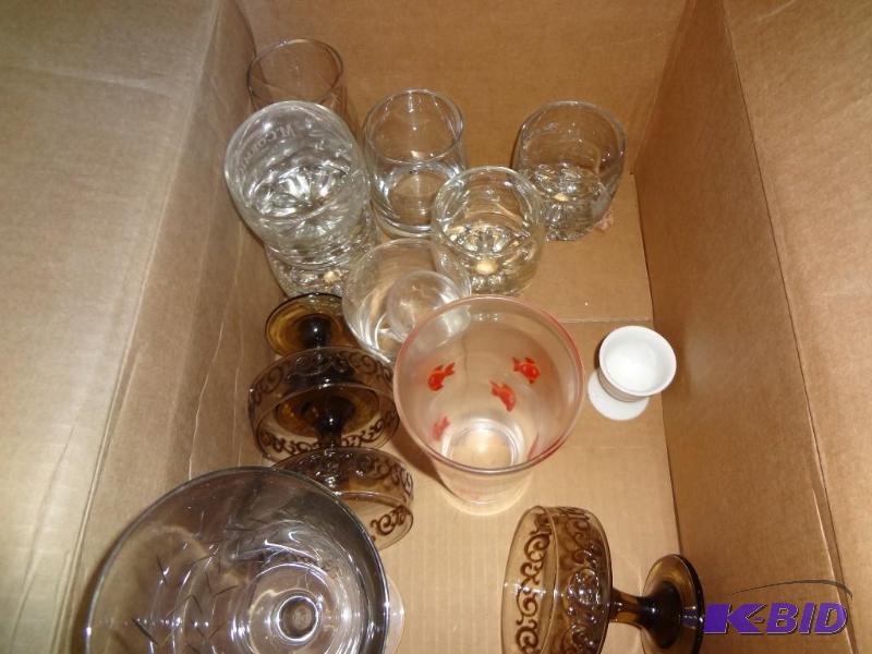 lot 268 image: Glassware...
