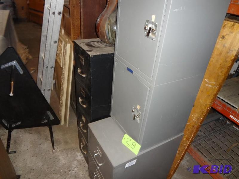 lot 28 image: Cabinets...