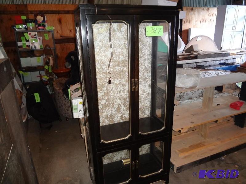 lot 287 image: Very Nice Glass Case, lit top and bottom...