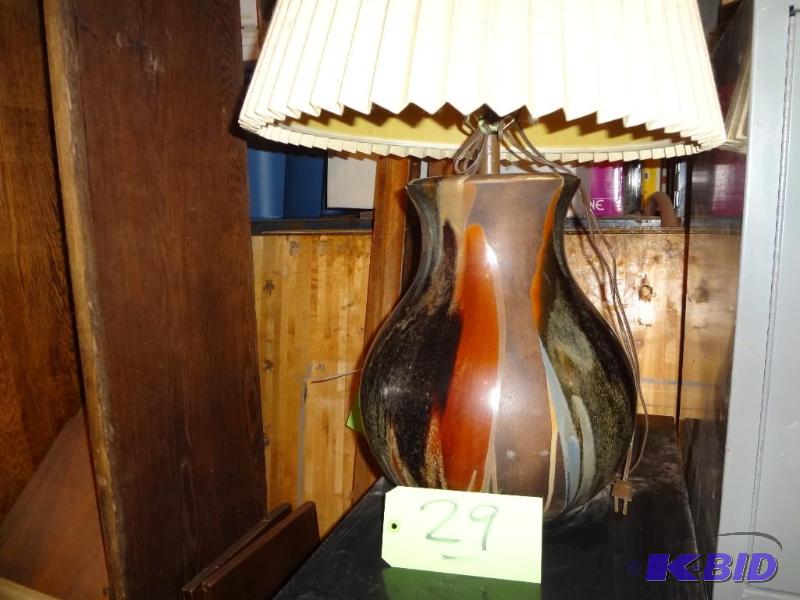 lot 29 image: Lamp...