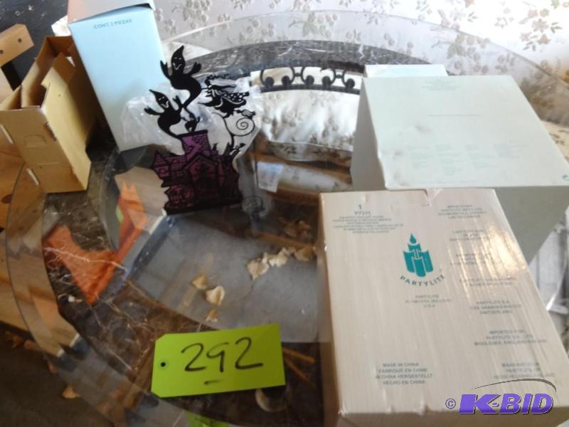 lot 292 image: Partylite Tealight Halloween(4)...