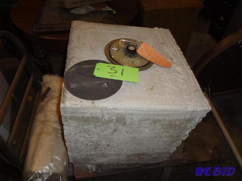 lot 31 image: Floor Safe...