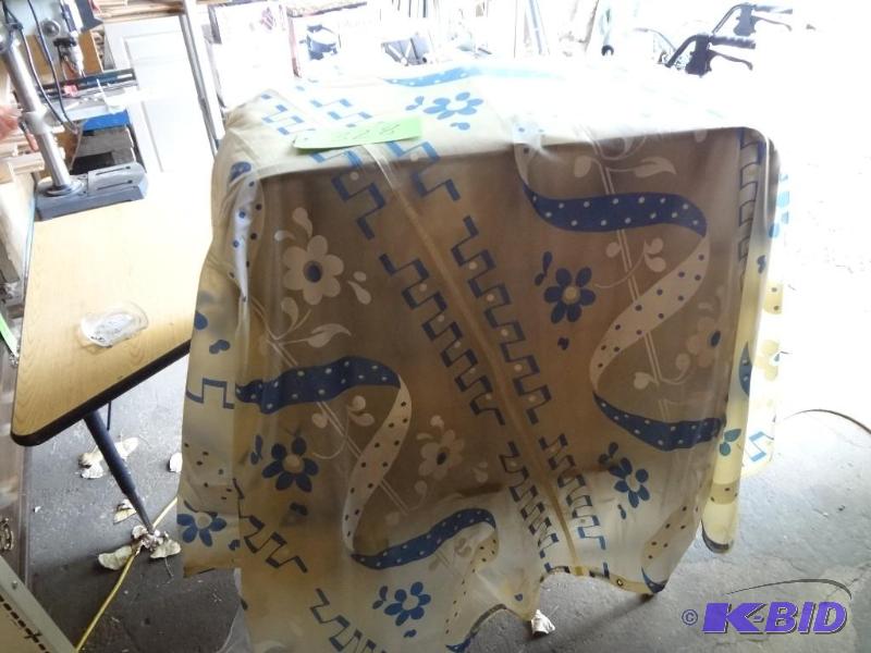lot 328 image: Roll Away, very Clean or we would not sell it...