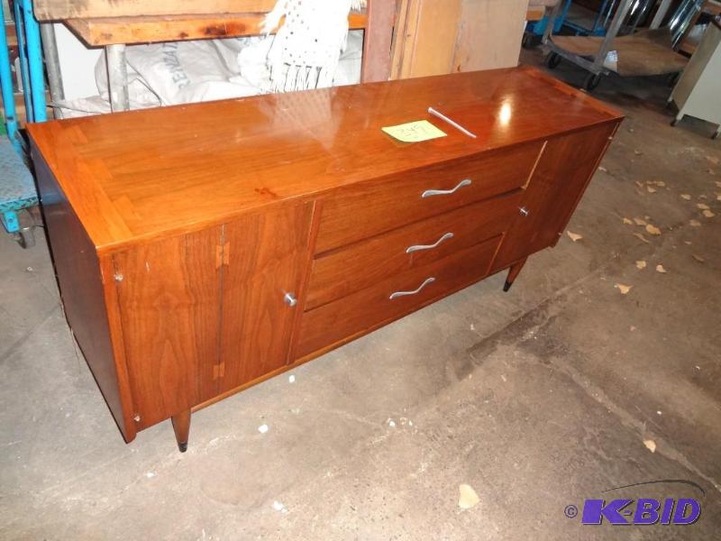 lot 349 image: Very Nice Mid Century Side Board, Lane Brand,...