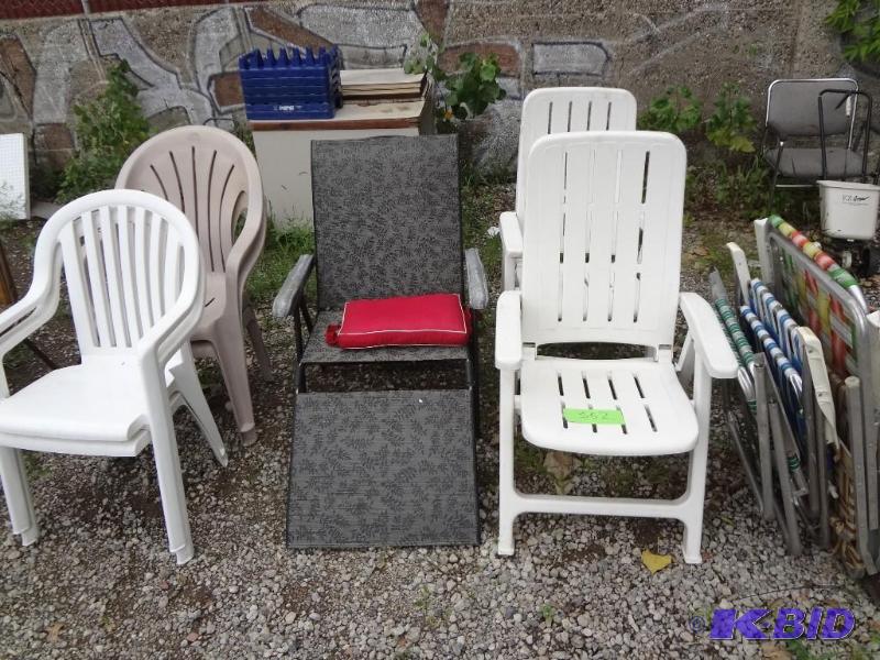 lot 352 image: Lot of Yard Chairs  Furniture...
