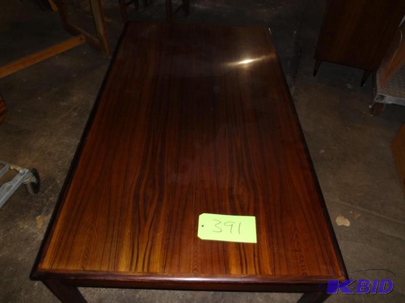 lot 391 image: Large Coffee Table, beautiful wood, Norway...