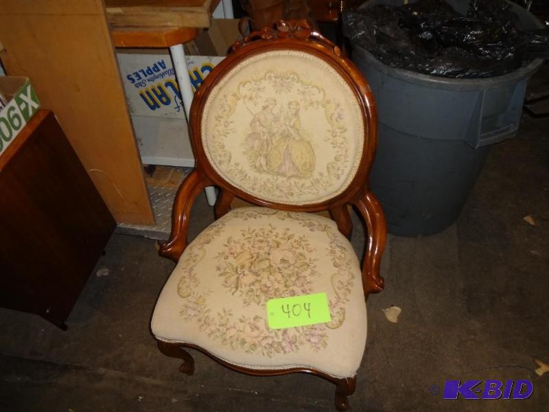 lot 404 image: Ornate Victorian Chair...