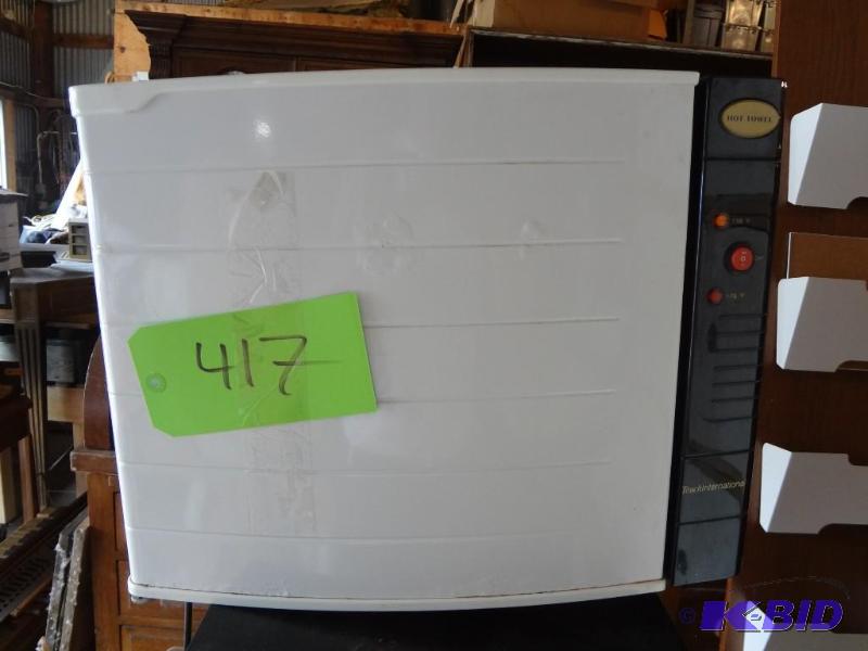 lot 417 image: Hot Towel Machine...