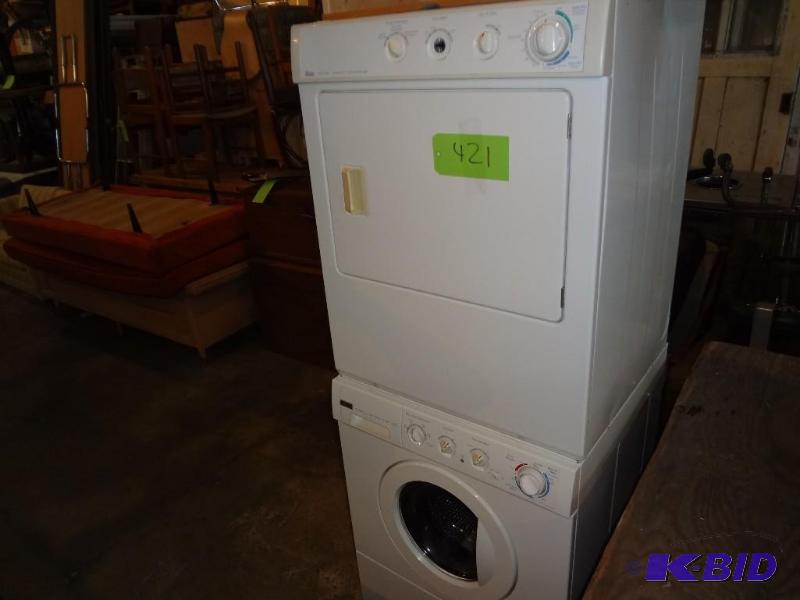lot 421 image: Stacking Washer and Dryer, work well...