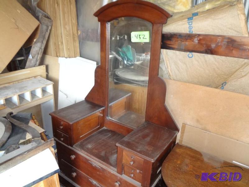 lot 452 image: Very Old Gentlemans Chest, nice...