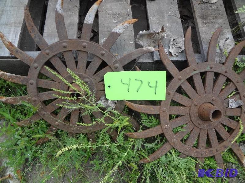 lot 474 image: Yard Art (2)...