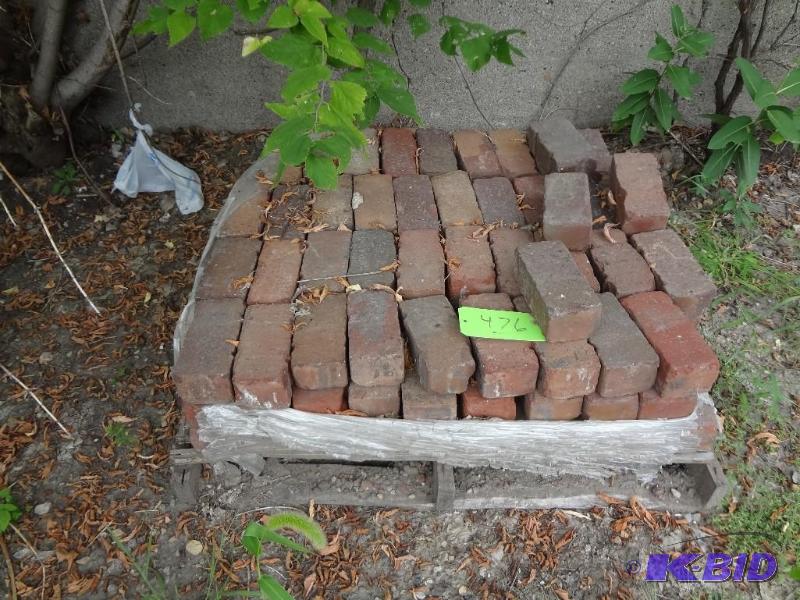 lot 476 image: Pallet Red Pavers...